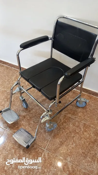 كرسي طبي مع حمام كرسي حمام wheelchair commode