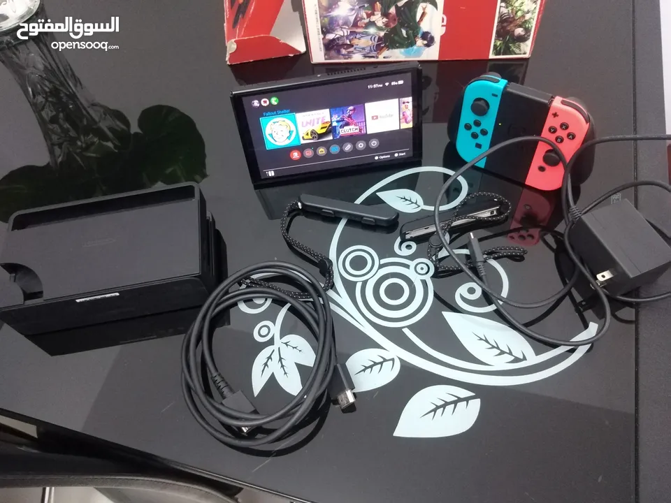 Nintendo Switch OLED - قابلية توسيع حتى 1tritabite الذاكرة للبيع بحالة ممتازة استعمال قليل