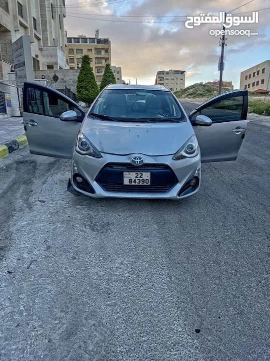 تويوتا بريوس س Toyota prius c للبيع