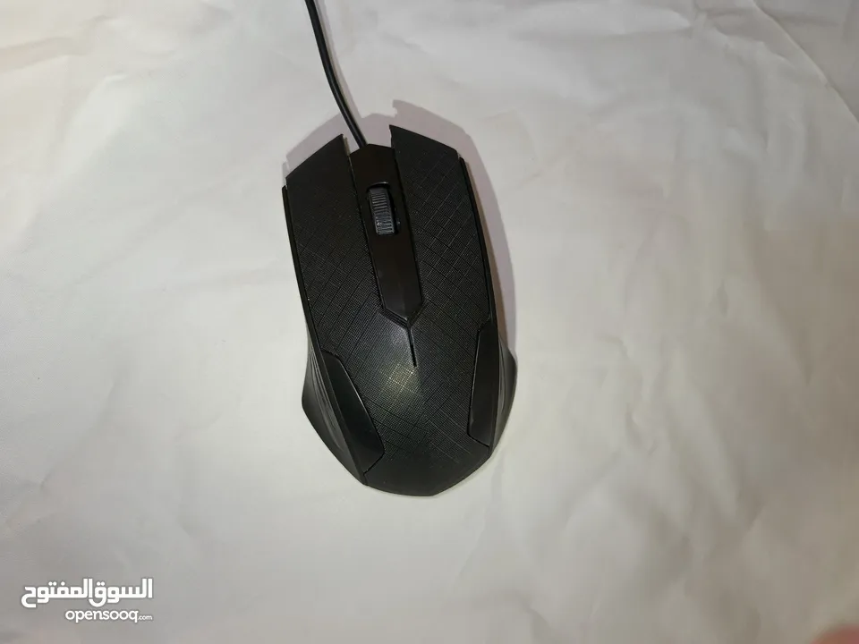 اي موسم في الصوره فقط بي( 3 ) دنانير شامل التوصيل لجميع انحاء المملكه الاردنيه الهاشميه.