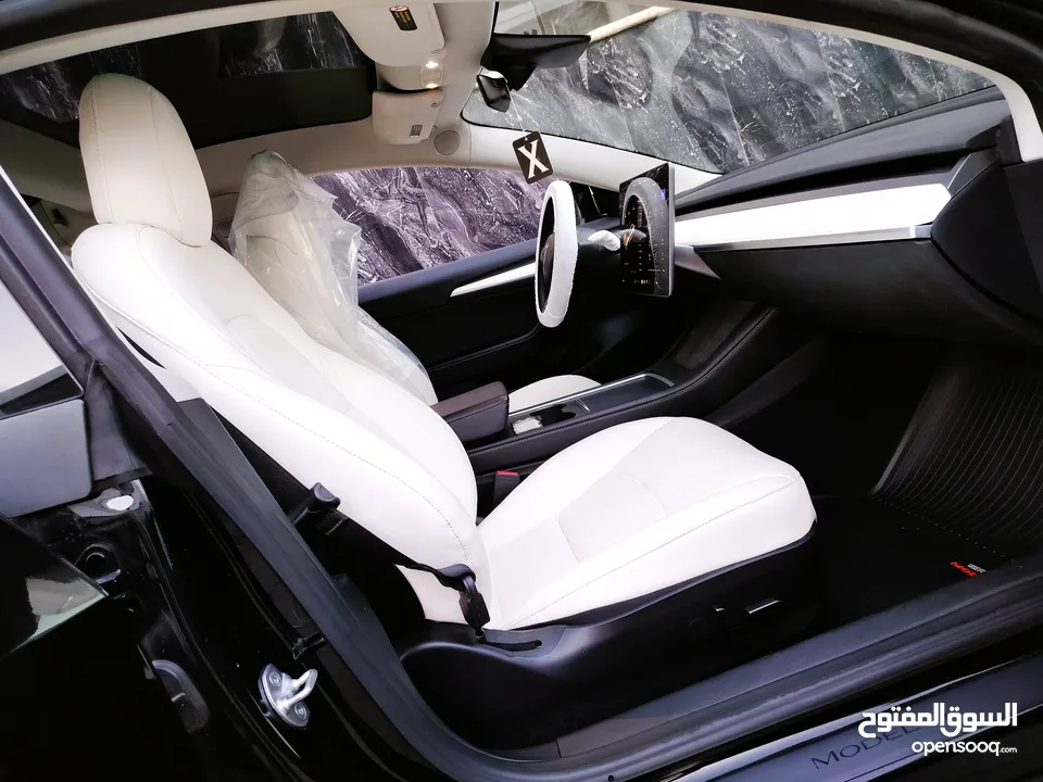 تيسلا 2023 model 3 فحص كامل اوتوسكور لون اسود ملوكي داخلي ابيض بحالة الوكالة بسعر لقطة ومحروووق