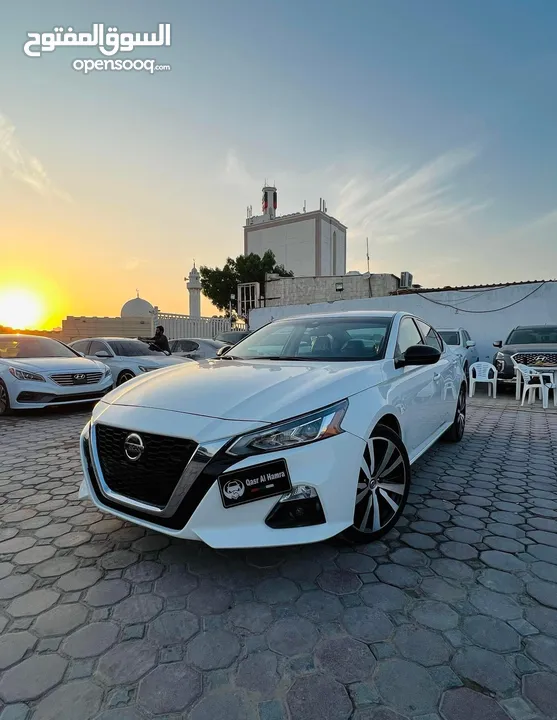 Nissan Altima SR Model 2019 White