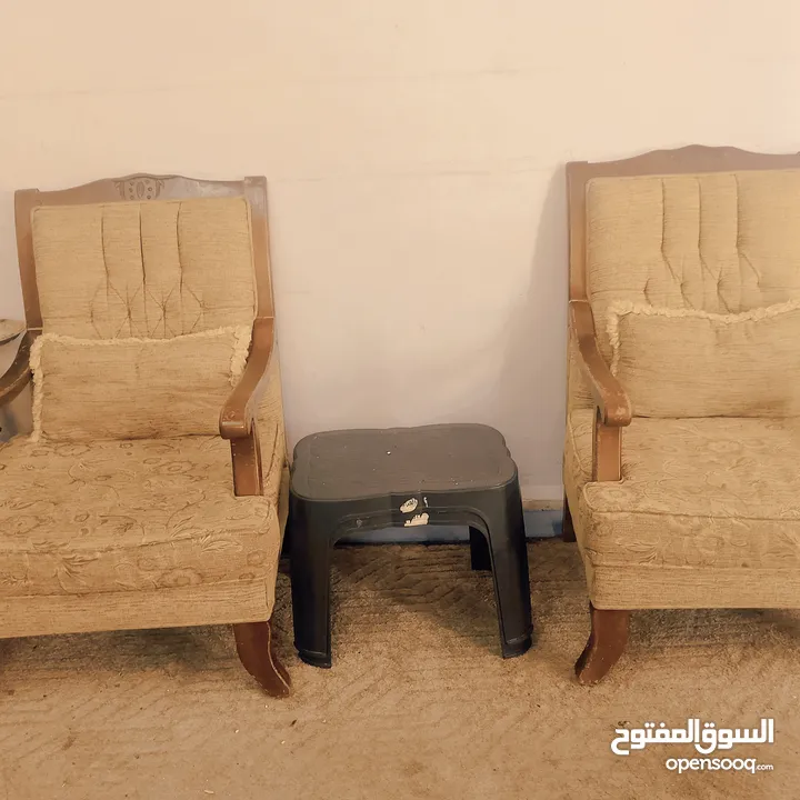 كنب 7 مقاعد لون بيج خشب زان مع مخدات كورنرات
