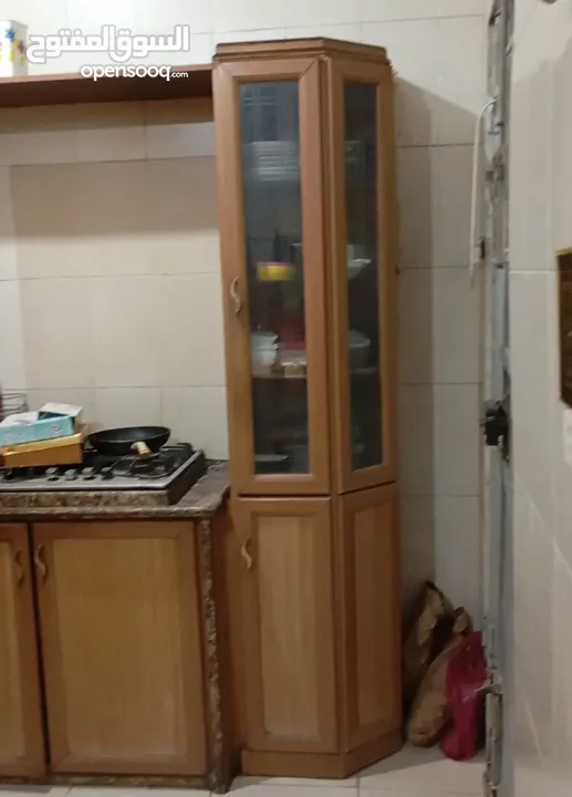 غرفة مطبخ المنيوم وخشب زان اصلي لون مميز وخزائن وأبواب المنيوم وخشب زان للبيع في نابلس