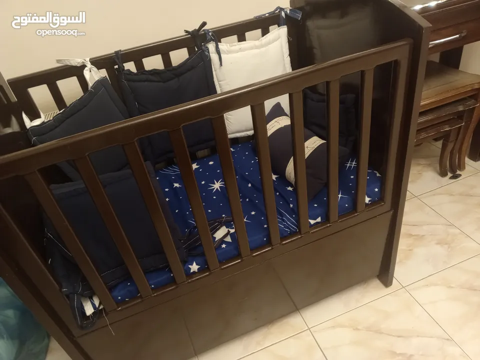 تخت بيبي استعمال خفيف جدا