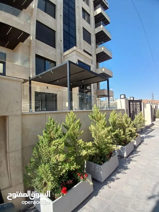 شقة ارضية وشقة طابق ثالث للبيع باجمل مناطق ضاحية نخيل ومطلة على طريق مطار قريبة من خدمات ،،،،،،،،،،،