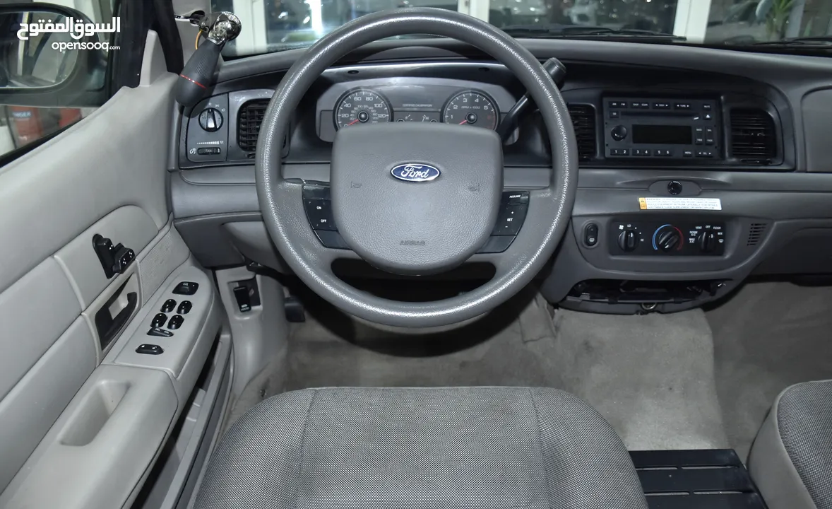 Ford Crown Victoria ( 2008 Model ) in White Color American Specs