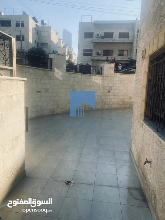 شقة مميزة للبيع في أم السماق الجنوبي - قرب جمعية خليل الرحمن 160م مع ترسات 90م