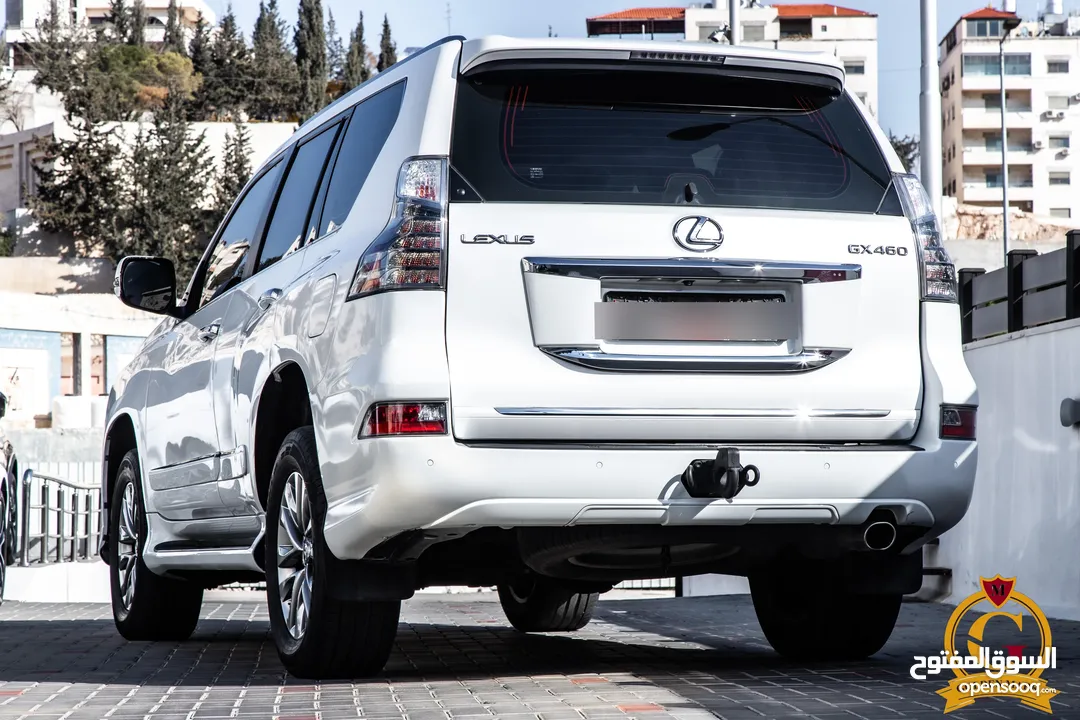 Lexus Gx460 2014  السيارة وارد الشركة و قطعت مسافة 105,000 كم فقط