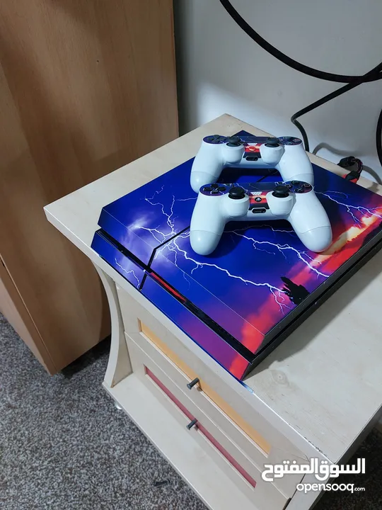 PS4 FAT V للبيع بسعر منيح