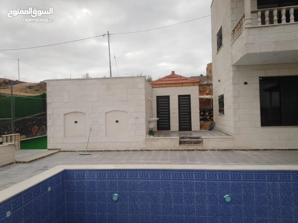 شاليه للبيع في جرش دوبلكس منطقة فندق غصن الزيتون