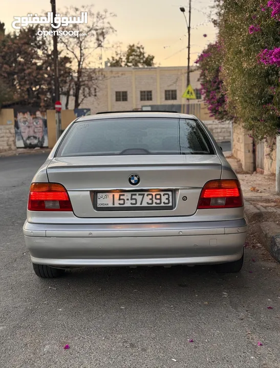 دب 2002 BMW