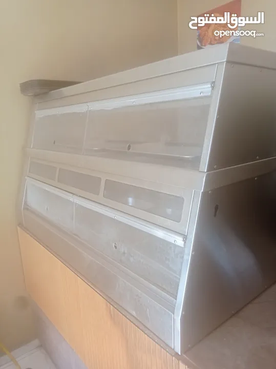 عده مطعم بروست للبيع