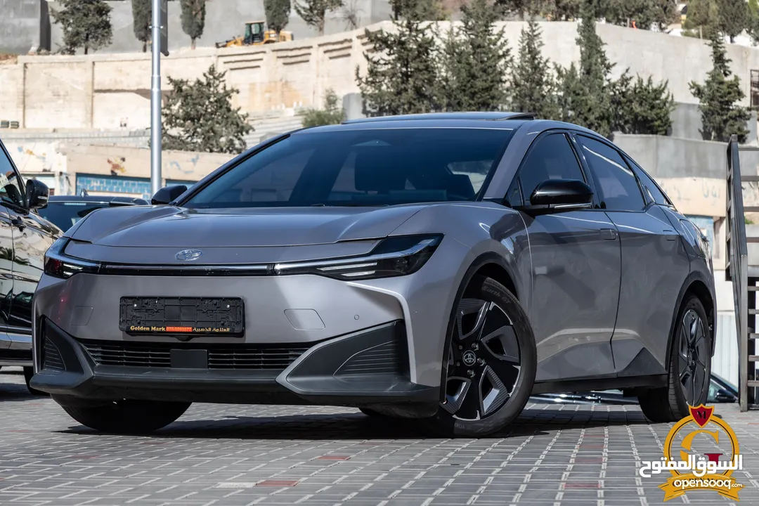 Toyota Bz3 2024 ( مستعمل )  الكهربائية بالكامل  Full electric    السيارة بحالة الوكالة و قطعت مسافة