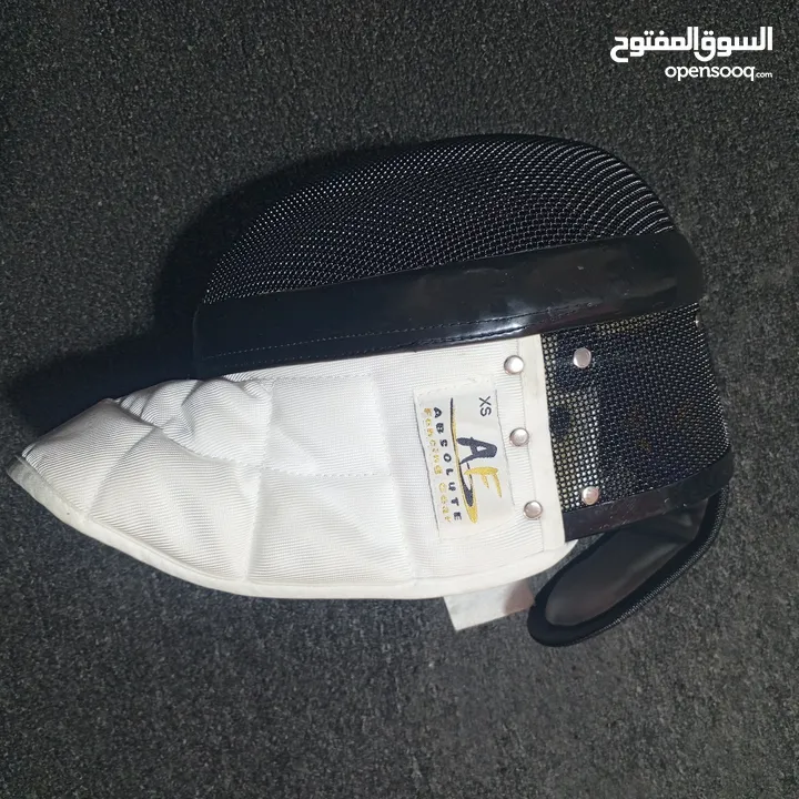 خوذة مبارزة بحالة ممتازة