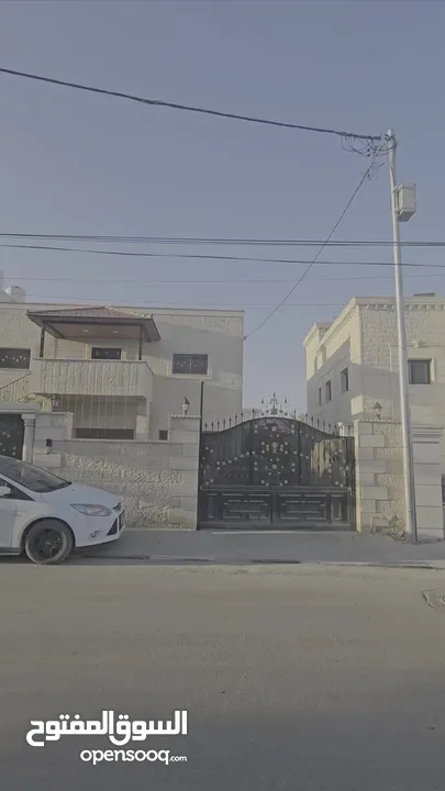 بيت حجر  طابقين مستقل للبيع في أريحا-حي كتف الواد