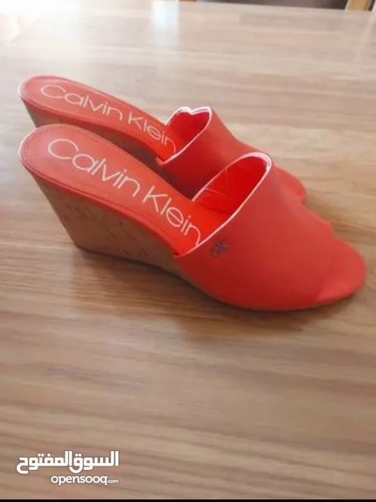 روكي هيلز ماركة CALVIN KLEIN صناعة كمبوديا وارد اميركا نمرة 38،5 لون PEACH