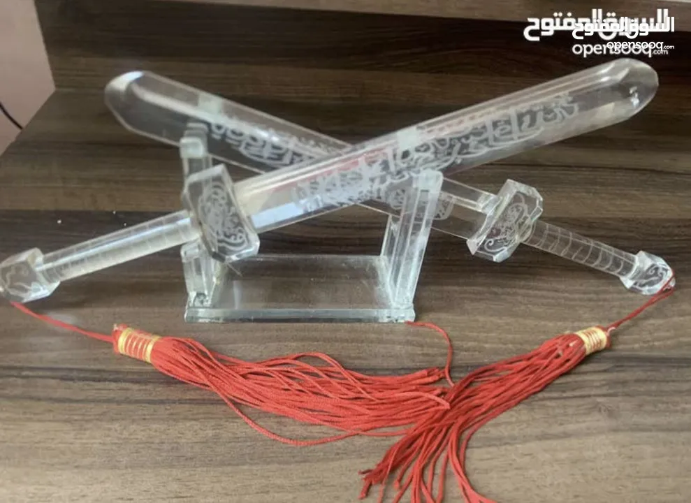 منظر  سيوف كرستال مع قاعده