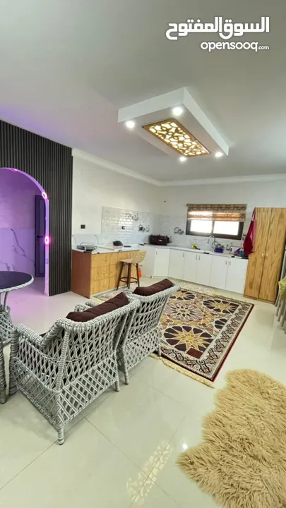 شقة للبيع في عمارة طابق ثاني قريبة من الاستخبارات في قلقيلية منطقة المرج