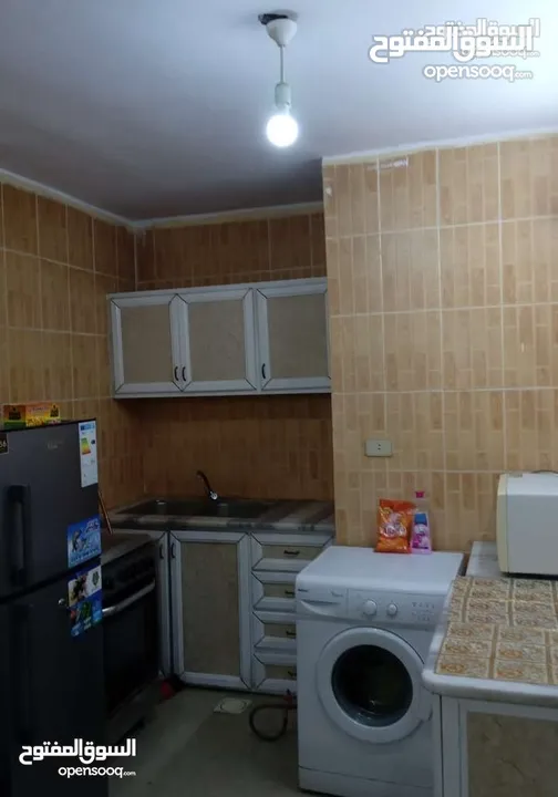 شقة مفروشة للبيع المستعجل بداعي السفر في إربد شارع الجامعة