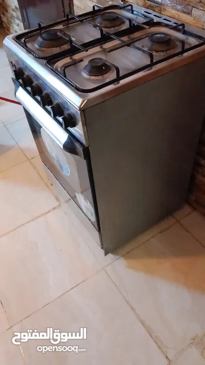 فرن غاز اربع عيون مستعمل شغال 100% بحاله جيده