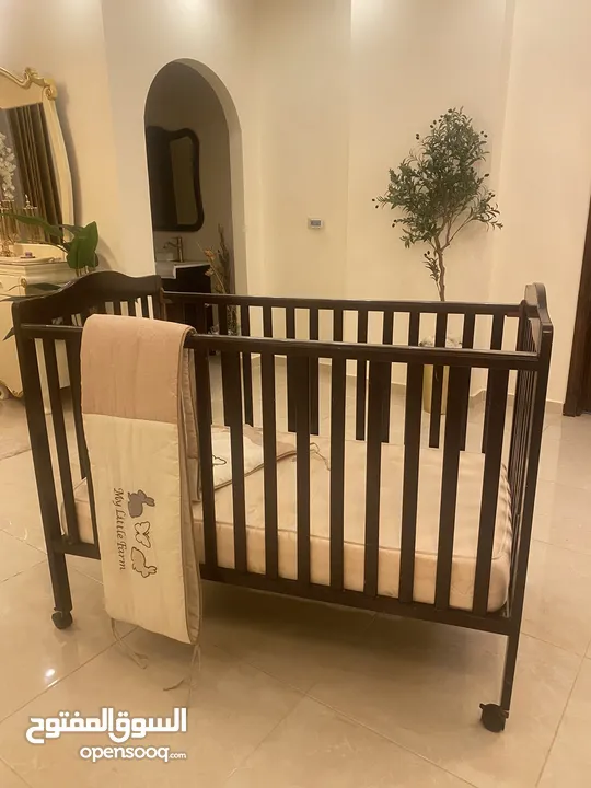 سرير اطفال