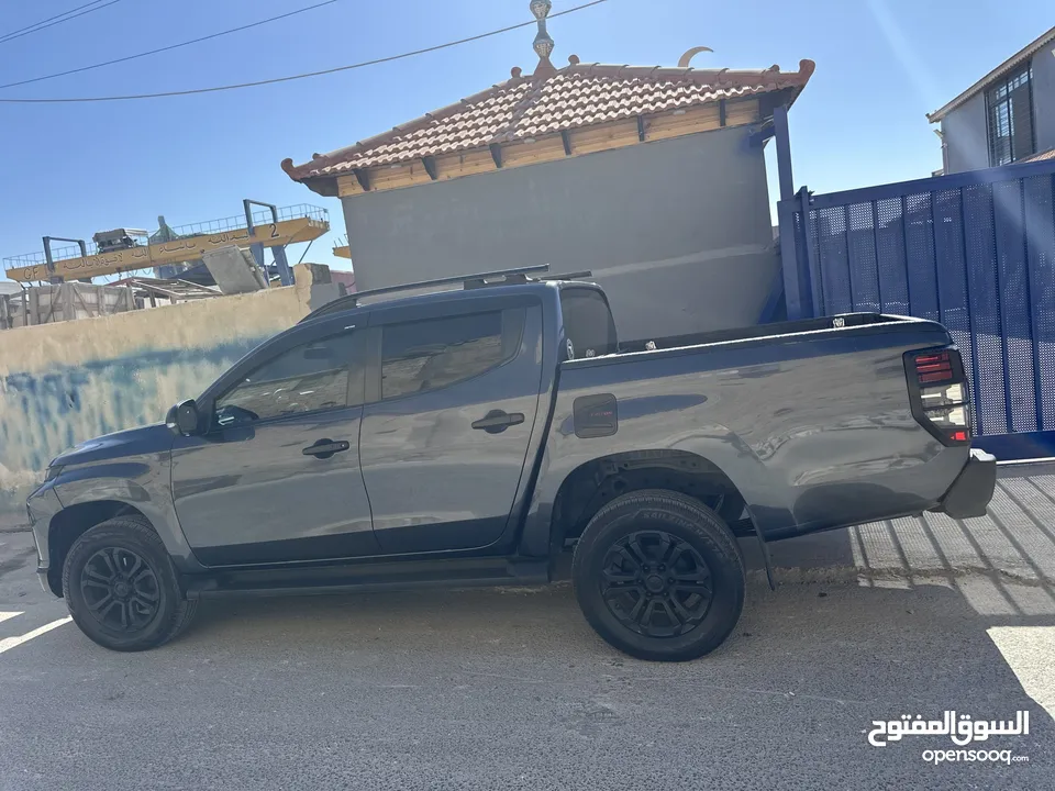 ميتسوبيشي L200