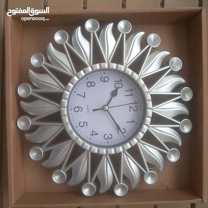 ساعات حائط للبيع