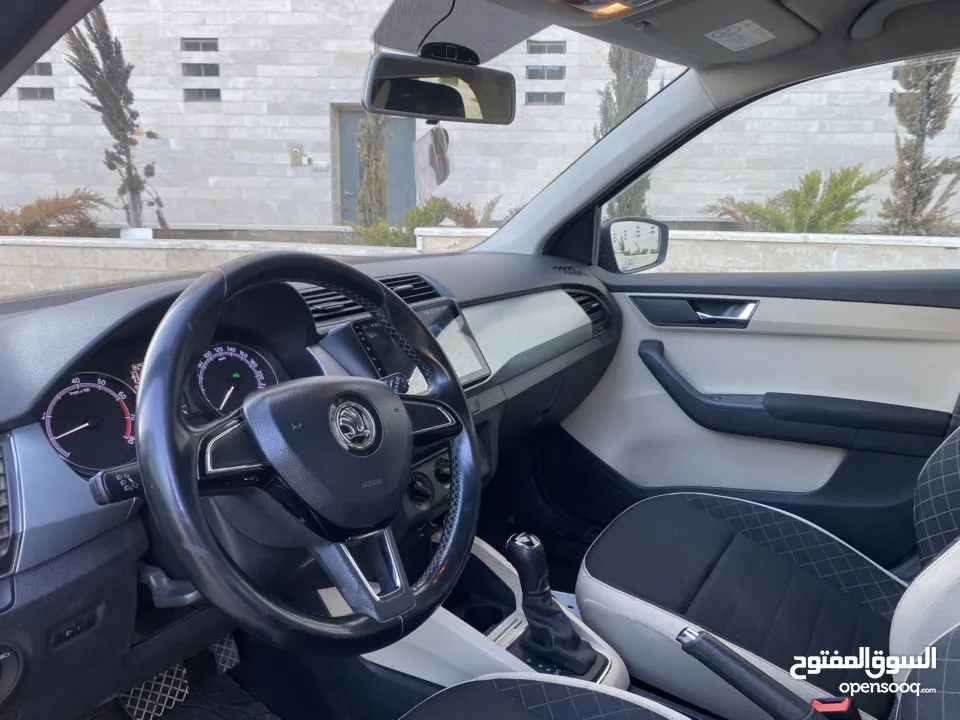 سكودا فابيا مميزة جداً .. اوتوماتيك .. داخلية لون بيج مميزة .. الشكل الجديد