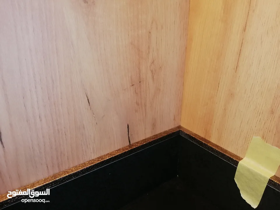 بليط سوريكفائة أوربية بأنامل ذهبية وكافة اعمال السيراميك والرخام والبورسلان وبديل الرخام والخشب