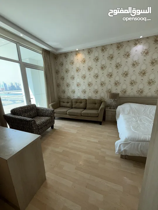 Fully furnished 2 bedroom apartment with sea view at a great location nearby restaurants and cafes