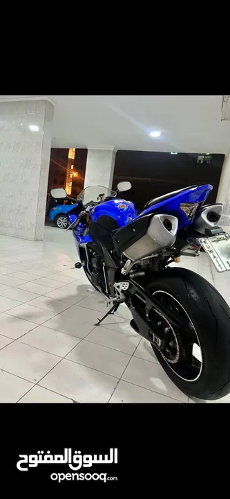 Yamaha R1 2010 (Racing Blue Edition)