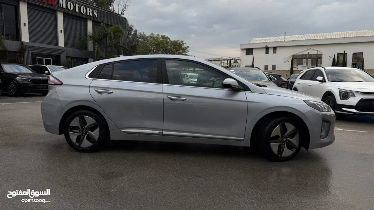 هونداي ايونك ترخيص 2022 محرك 1600 هايبرد جير أوتوماتيك 141 حصان