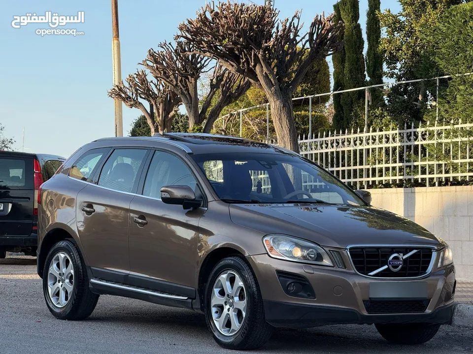 ڤولڤو XC60 موديل 2010 لون بني فل أوبشن اعلى صنف  فحص كامل بحالة
