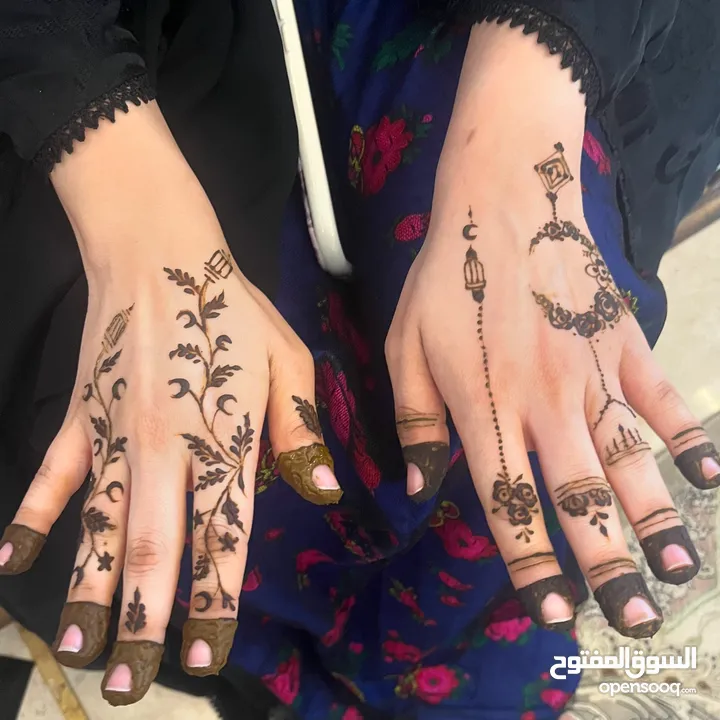 Henna artist