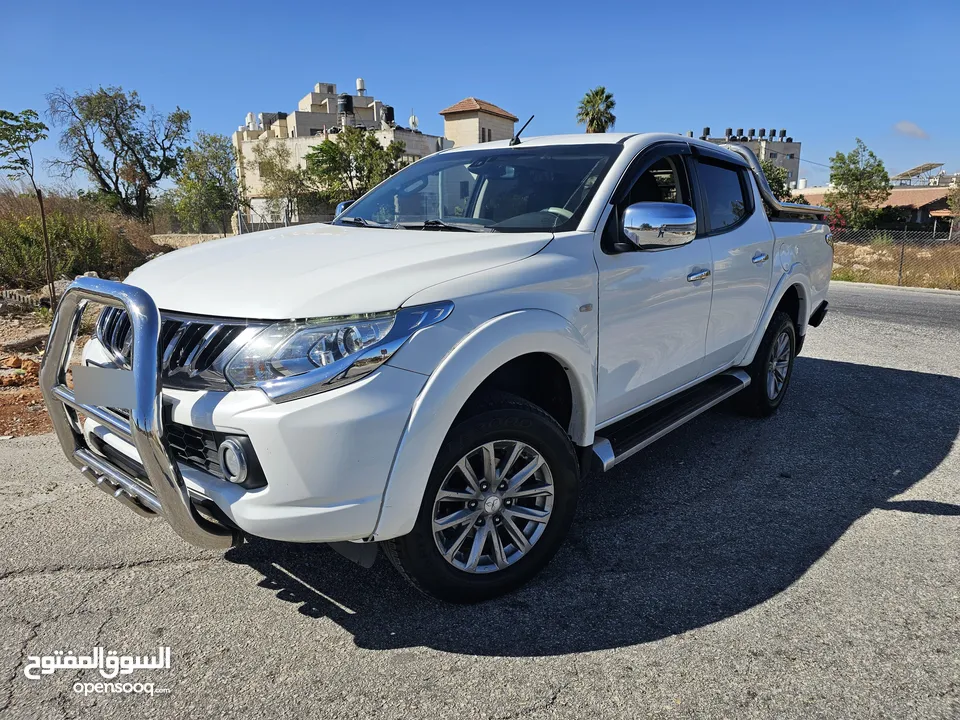 هنتر متسوبيشي L200