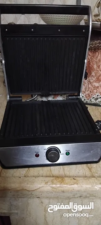 قرل سندويشات شغال ميه ميه ع الفحص حجم كبير بوخذ 4 سندويشات شبه جديد