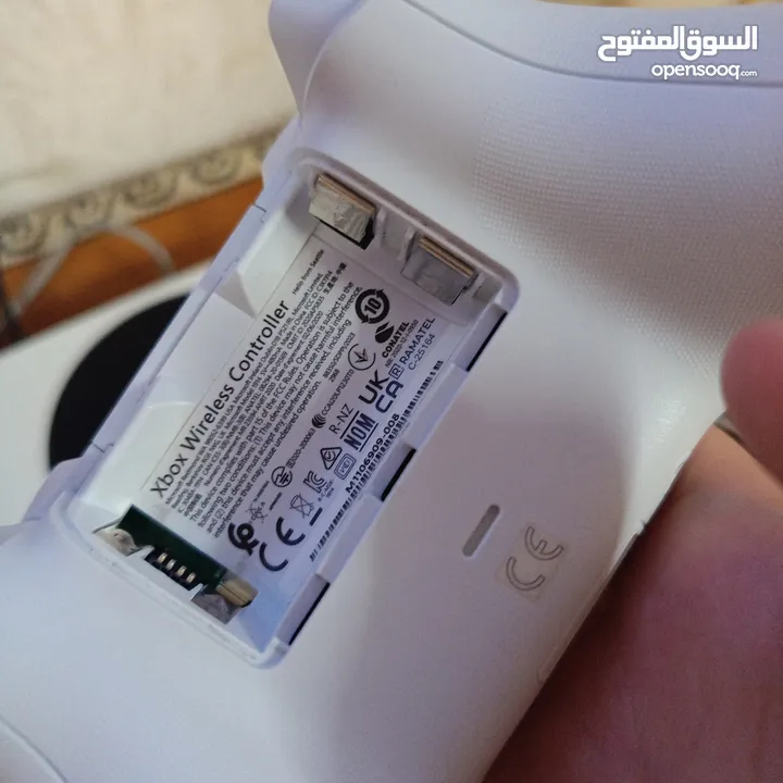 إكس بوكس سيريس اس الجهاز مستعمل شهرين فقط ومافيه إشي بس حاب أبدل على بلايستيشن 5 سليم