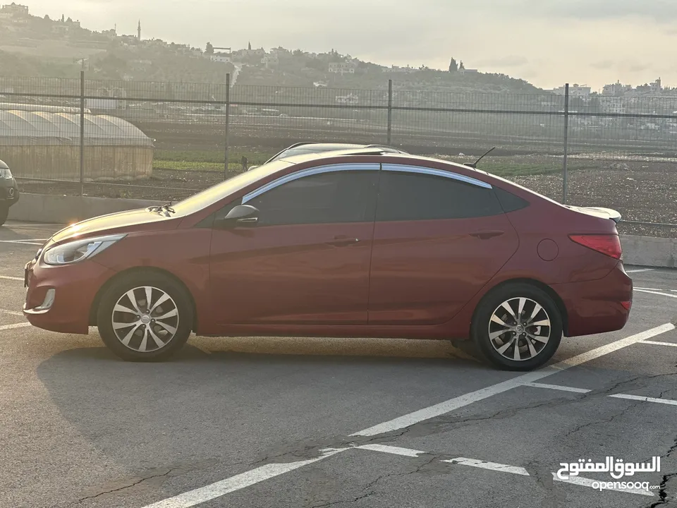 هونداي اكسنت /2014 فل فتحة سقف ديزل اتوماتيك 4 غيار كاملة الإضافات و المميزات