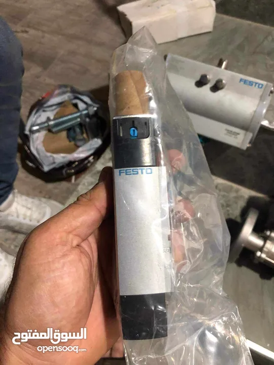 محابس كهربائية