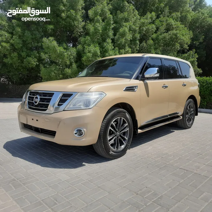 Nissan Patrol 2011 Le Platinum Gcc V8 big engine 5 Camera