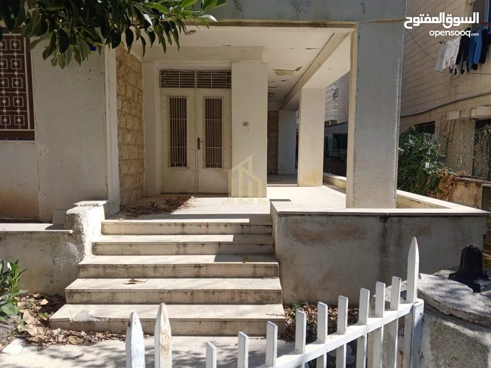 عمارة للبيع من أربع طوابق في موقع مميز في ضاحية الرشيد بسعر مميز  للاستثمار أو للسكن / ref 9428