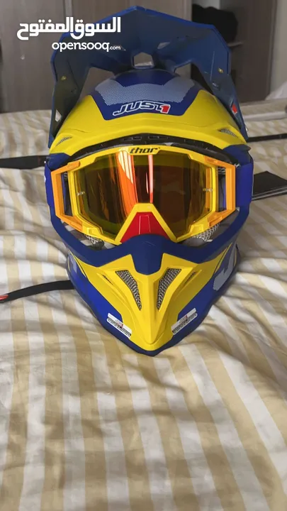 Dirt bike helmet