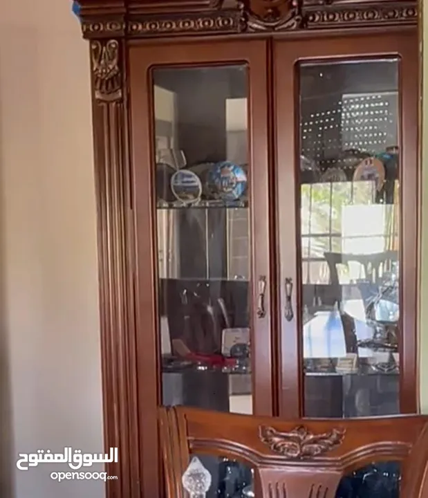 غرفة ضيوف كاملة مكونة من طقم كنب + طاولة سفرة + فضية + دنسوار