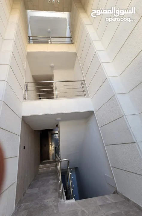شقة للبيع على طريق المطار ( البنيات ) ref : 14366