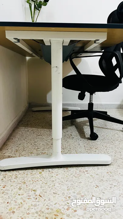 مكتب دراسي طاوله وكرسي متحرك