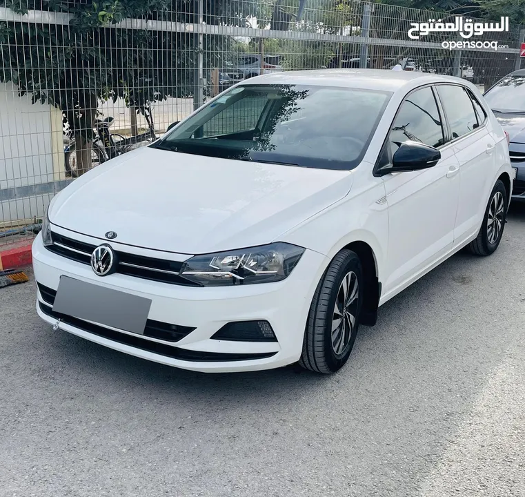 بولو 2019 لون ابيض للبيع