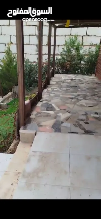 أرض زراعية او سكنية للبيع 2 دونم و 580 متر