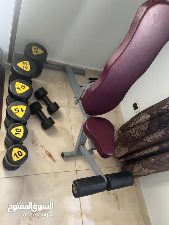 Adjustable Bench + dumbbells  بنش رفع اثقال قابل للتعديل ودمبلز بأثقال مختلفة