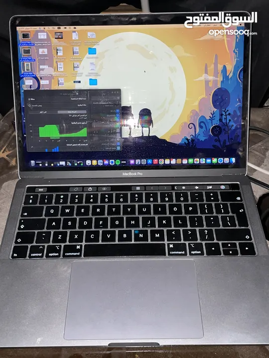 MacBook Pro 2019 – 13 inch للبيع الجهاز نظيف جداً، استخدام راقي، ما فيه أي نقر أو خدوش